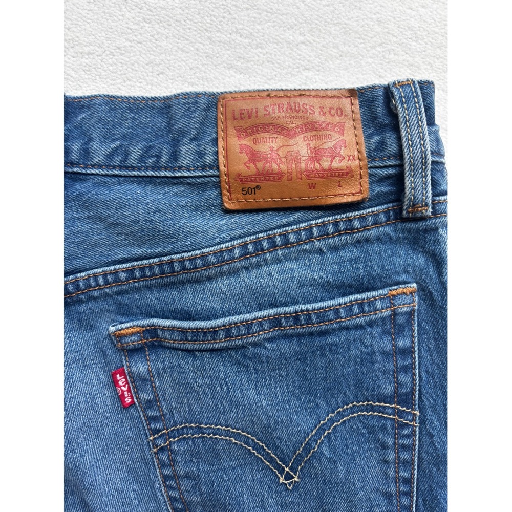 Levi's 501 Original Fit Jeans Womens 27 Medium Wash Distressed Raw Hem Denim - Picture 12 of 12